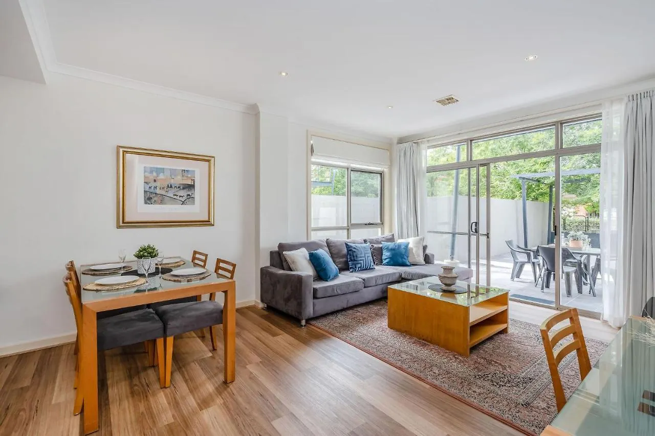 Citystyle Apartments Canberra 4*,